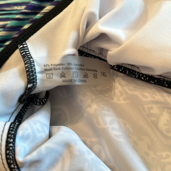 Pair of a Tankini Tops, Size XL - Picture 6 of 12